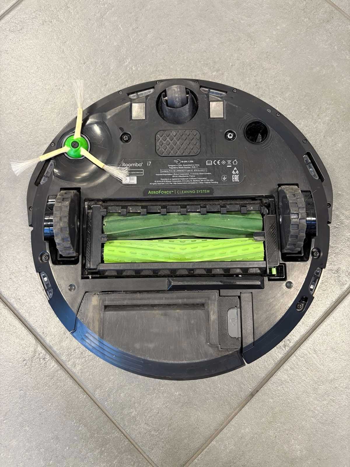 iRobot Roomba i7 - прахосмукачка робот с AeroForce™ Cleaning System