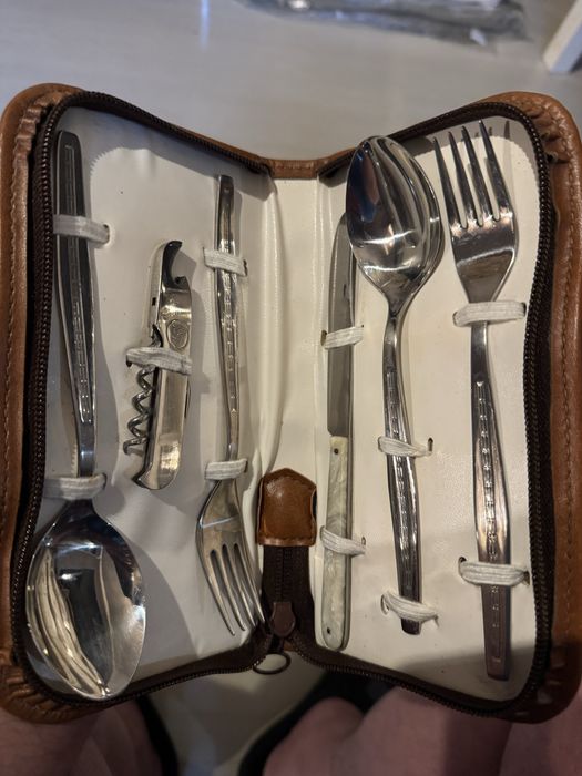 туристически комплект хранене