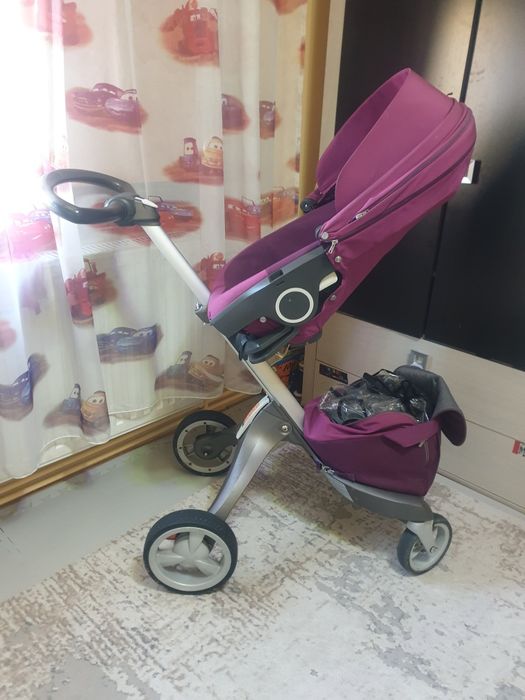 Vând carucior stokke 3 in 1