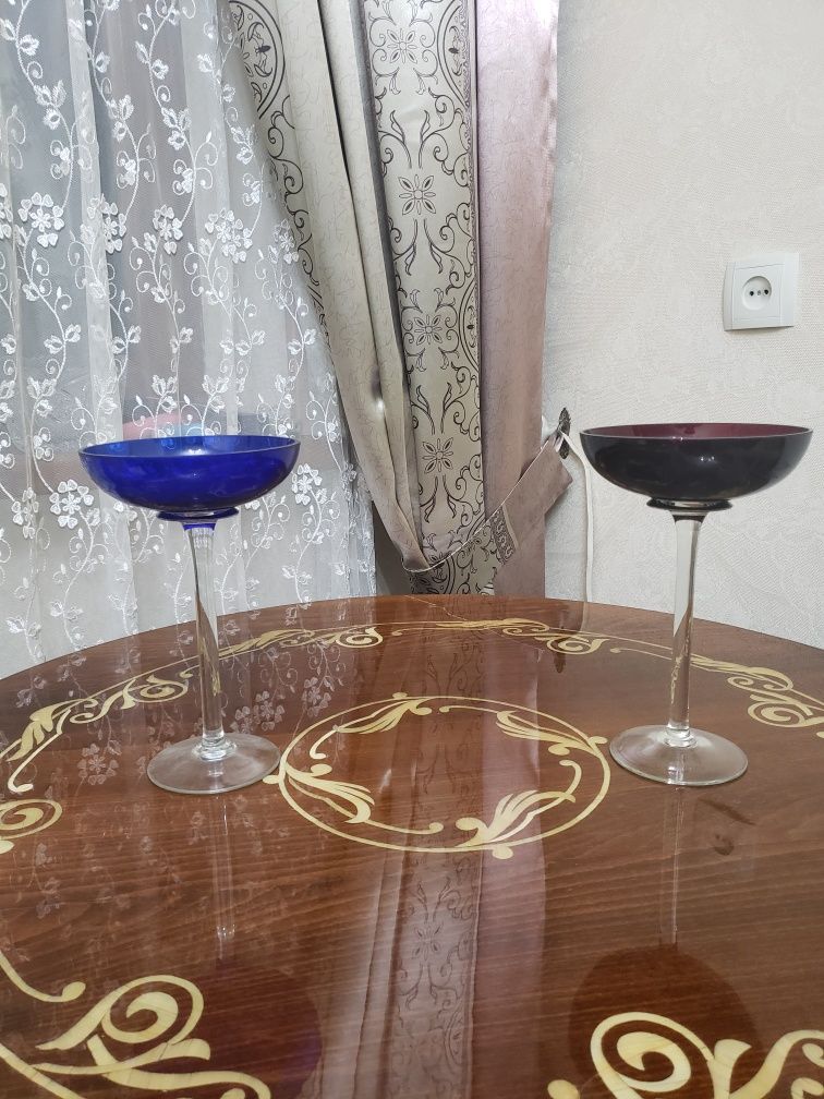 Вазы на  высокой ножке