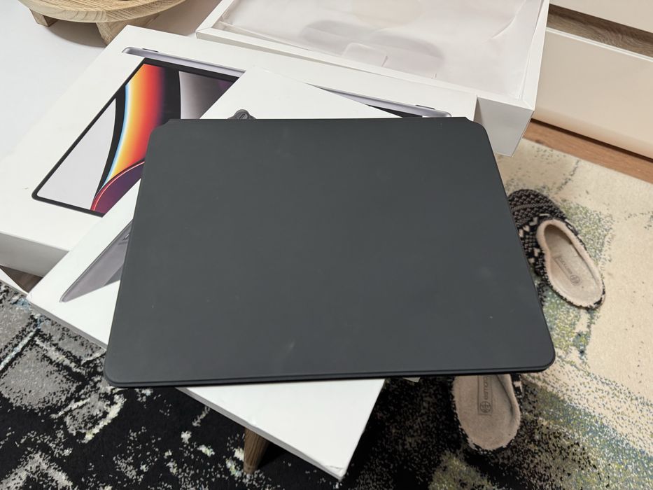 Magic Keyboard pentru iPad Pro 12.9"