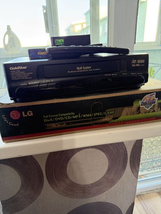 Продам видеомагнитофон LG