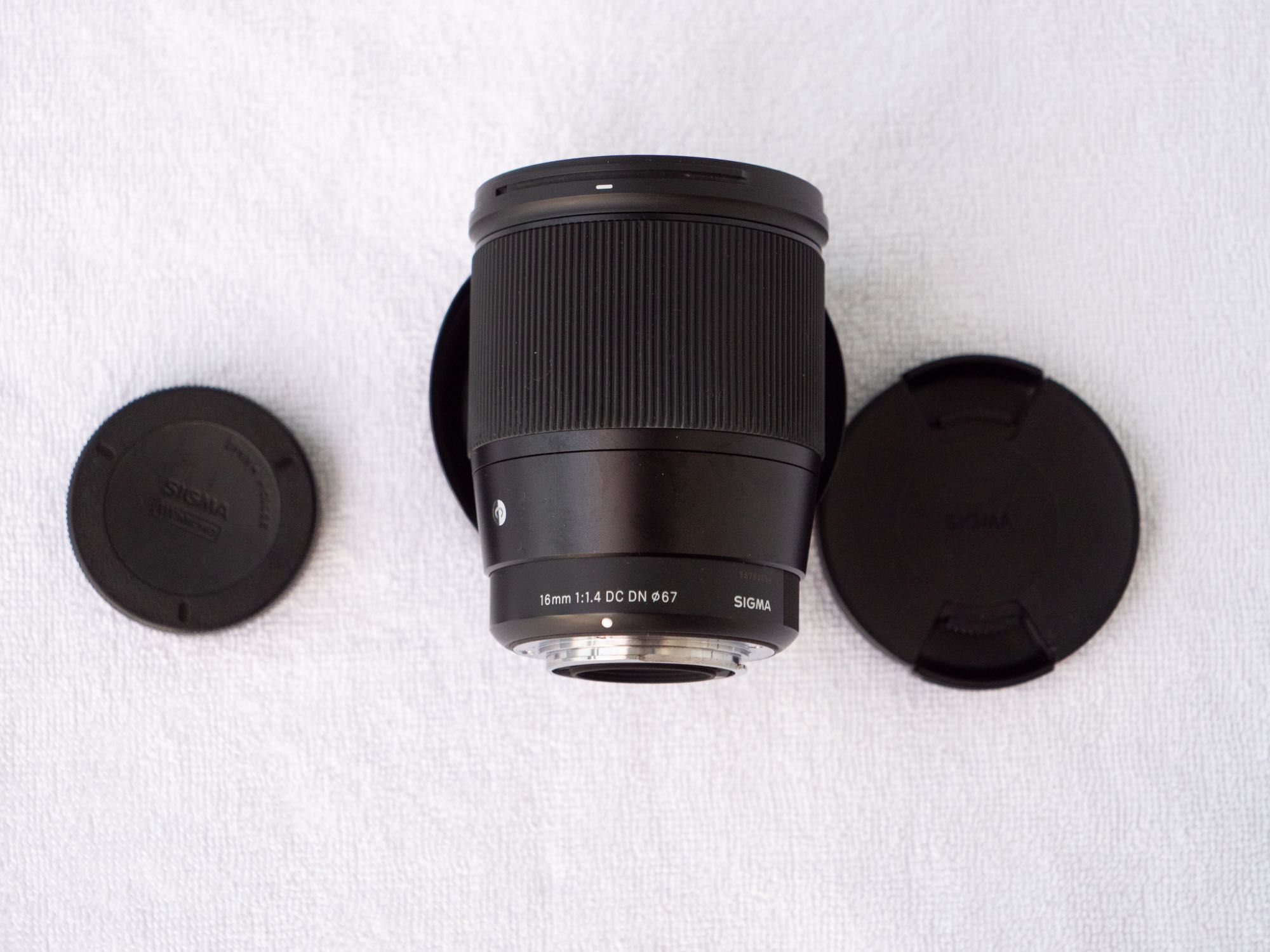 Obiectiv Sigma 16mm f1.4 MFT