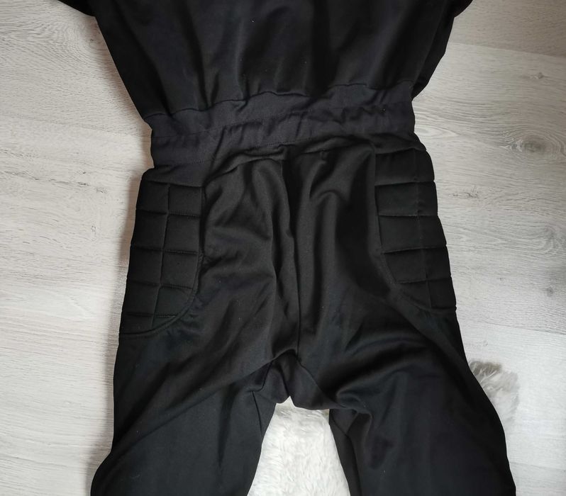 Футболен гащеризон размер л 10 лв