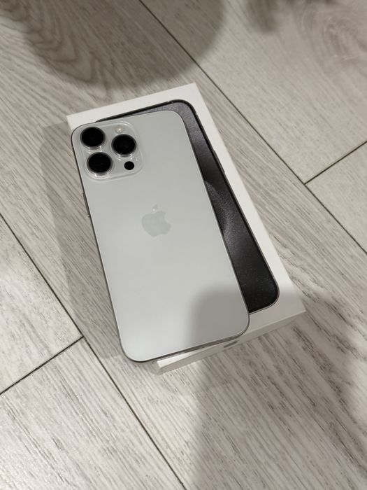 Iphone 15 pro Max 256 white titanium