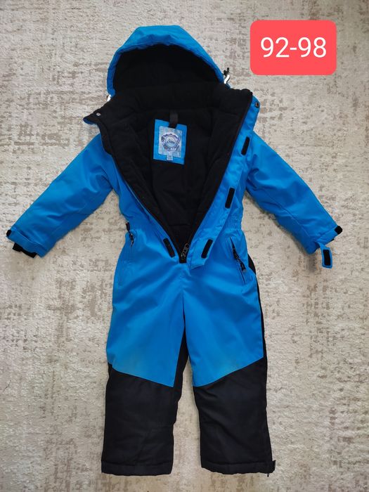 Продам зимний комбинезон на мальчика