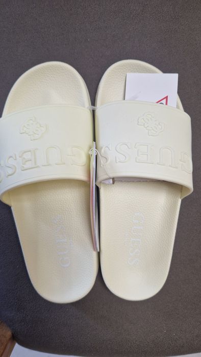 Чехли Guess оригинални
