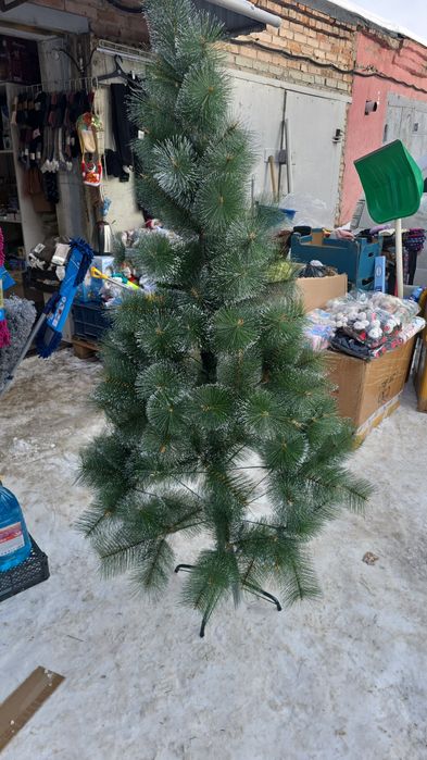 Продам ёлки искусственные. 3 разных вида.