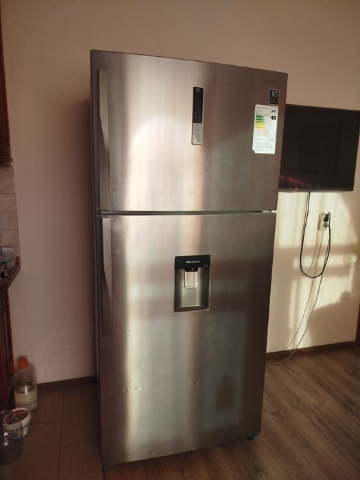 Продам холодильник