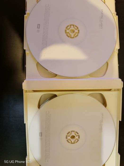 Продавам СД дискове класически