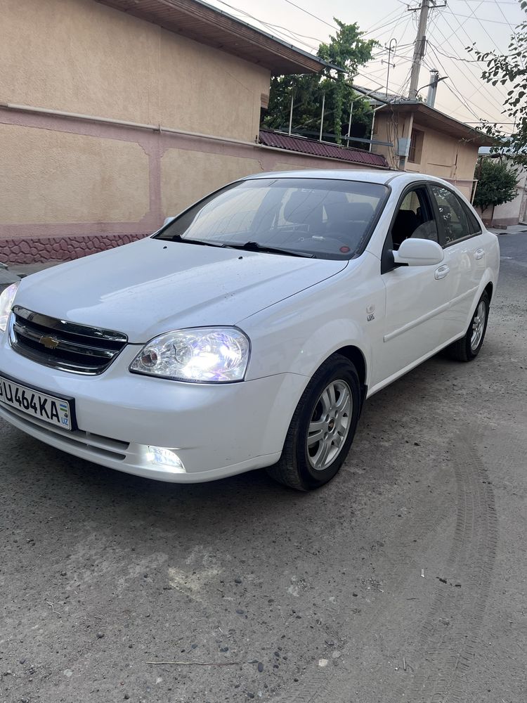 Sotiladi Lacetti Avtomat 2012