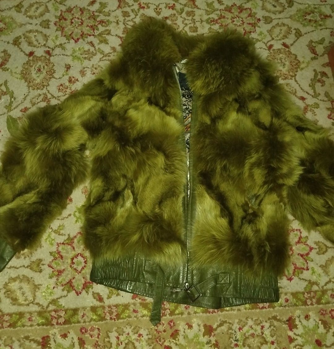 Продам женскую шубу