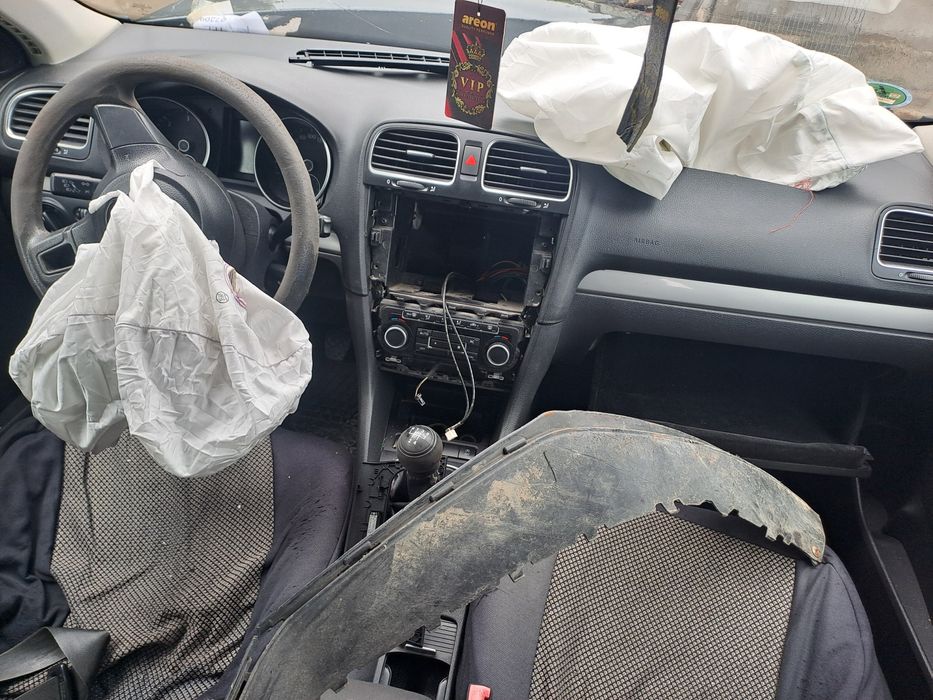 Dezmembrez Golf 6 break cod motor CAYC