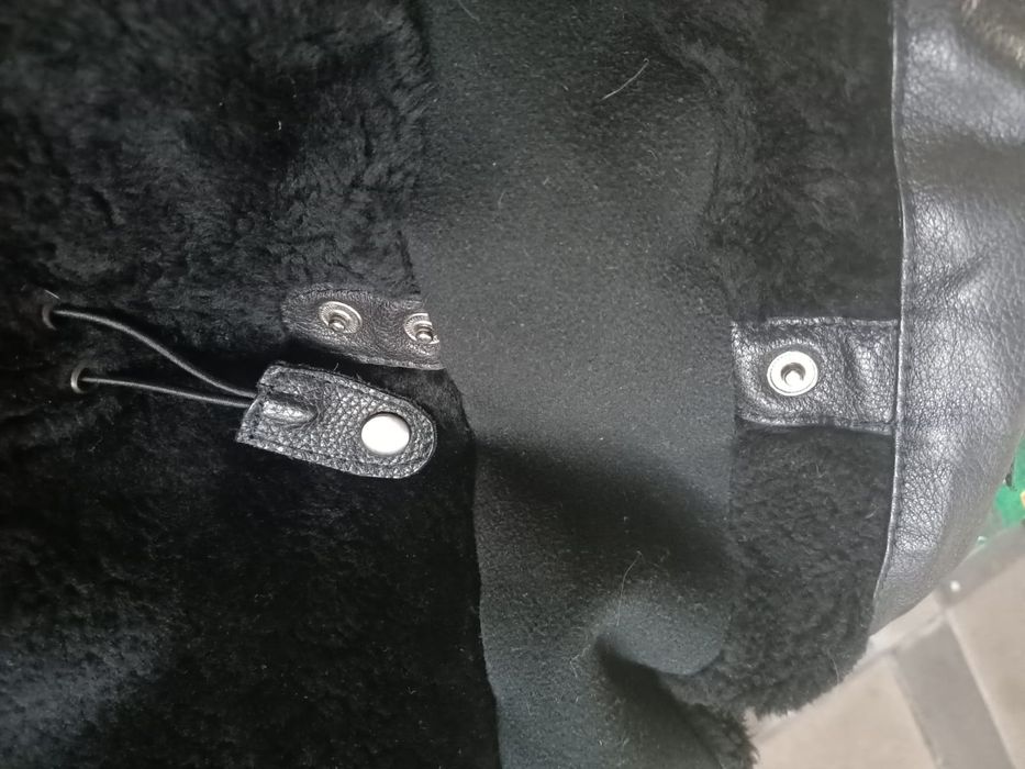 Кожаная куртка черная