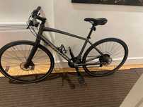 Bicicleta specialized Sirrus stare excelenta (furca carbon)