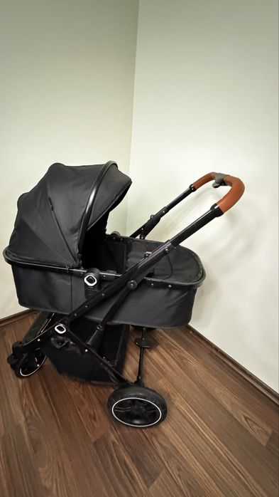 Количка с кош за кола