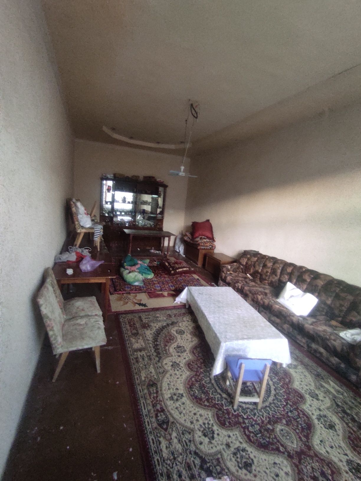 Uy sotiladi xovli sotix 10 xonalar soni 7