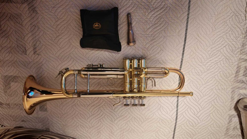 Предлагам за продажба тромпет Vincent Bach Stradivarius 37 Gold