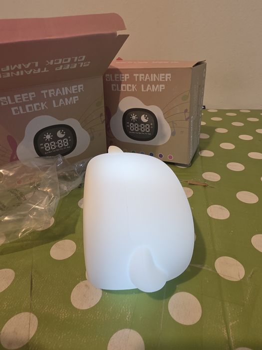 Lampa Veghe + Ceas cu Alarma și Sunet Alb pentru Copii și Bebelusi