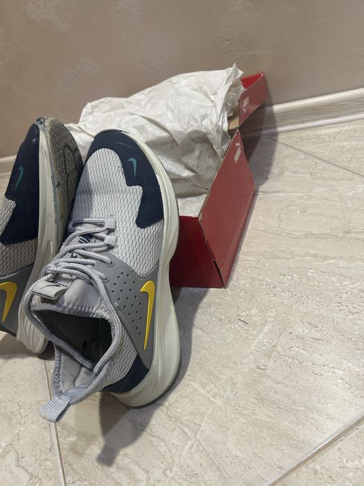 Обувки NIKE  ПОДАРЪК стелки 43 номер