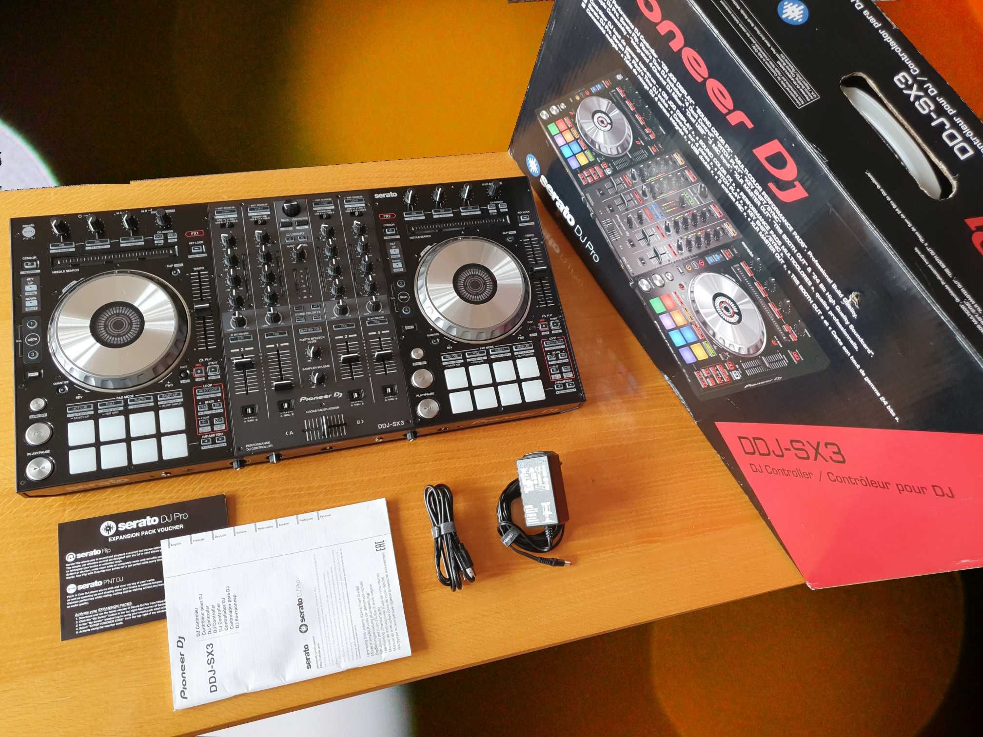 Pioneer DDJ-SX3 DJ контролер + hard case + DECKSAVER