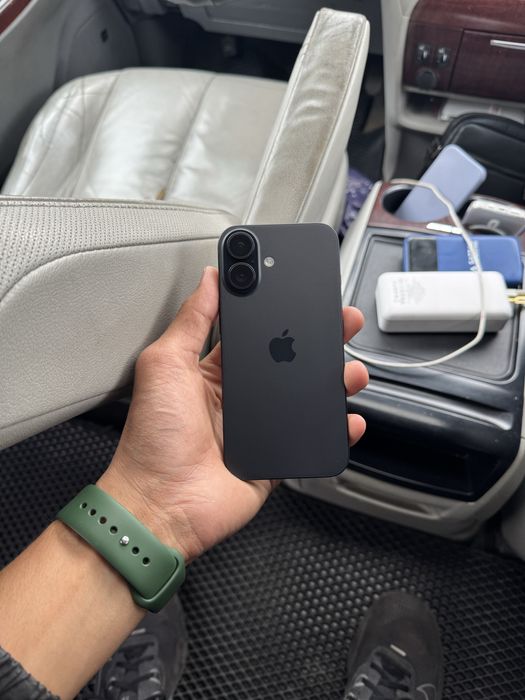 Срочно идеалный Айфон 16 полный комплек iphone 16