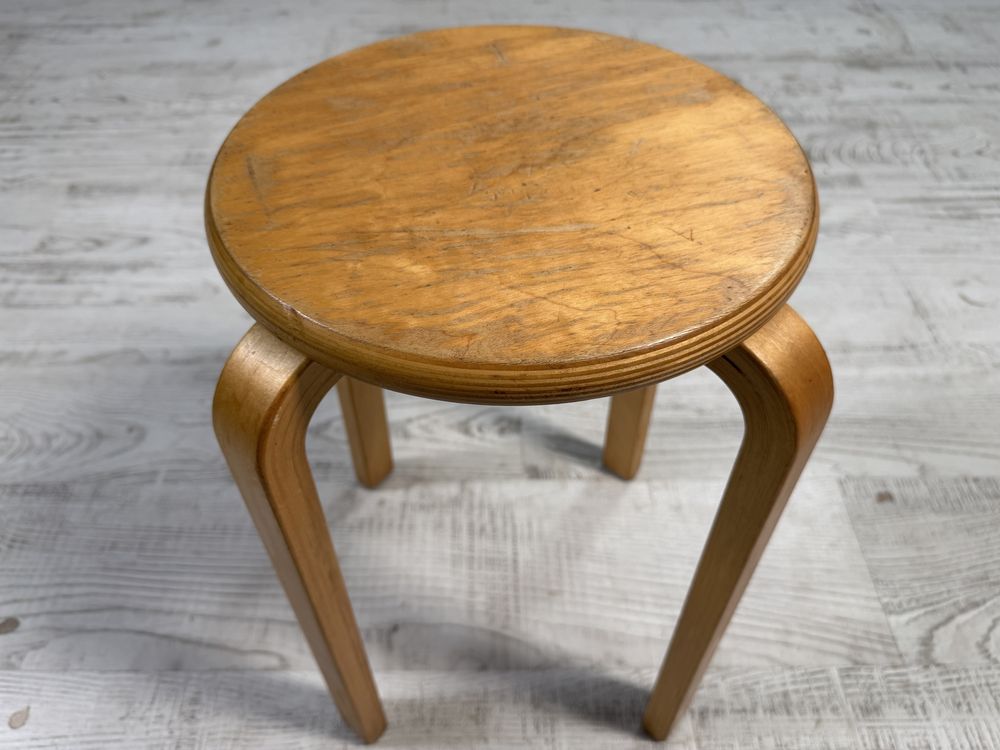 Винтидж табуретка E60 на Alvar Aalto Р244