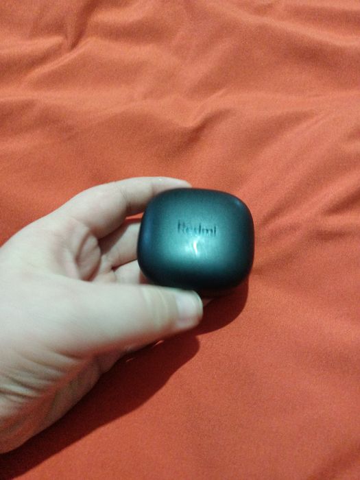 Продам наушники редми