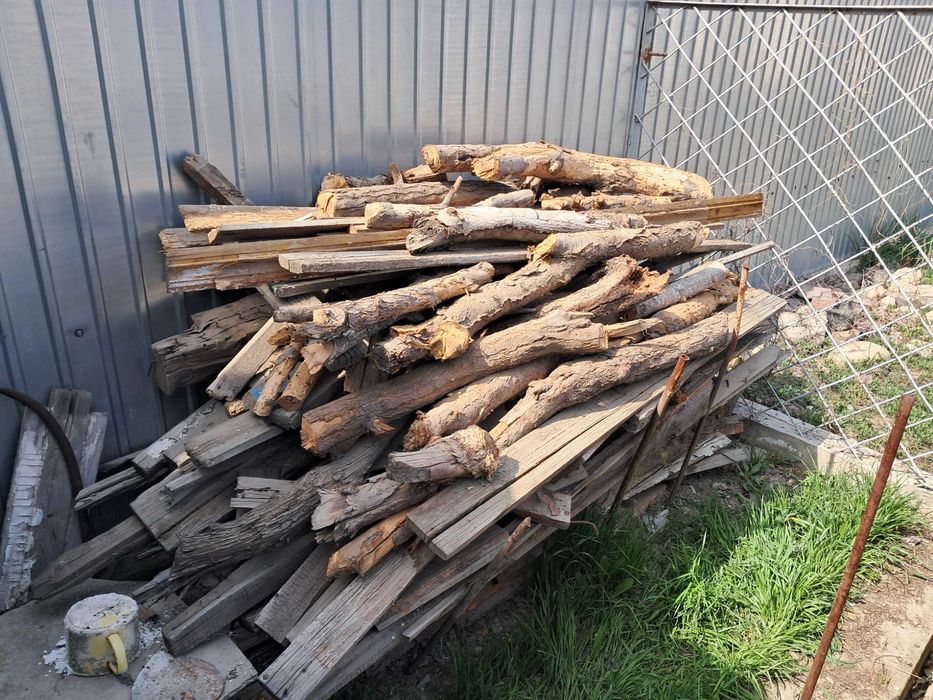 Дрова (доски, бревна)