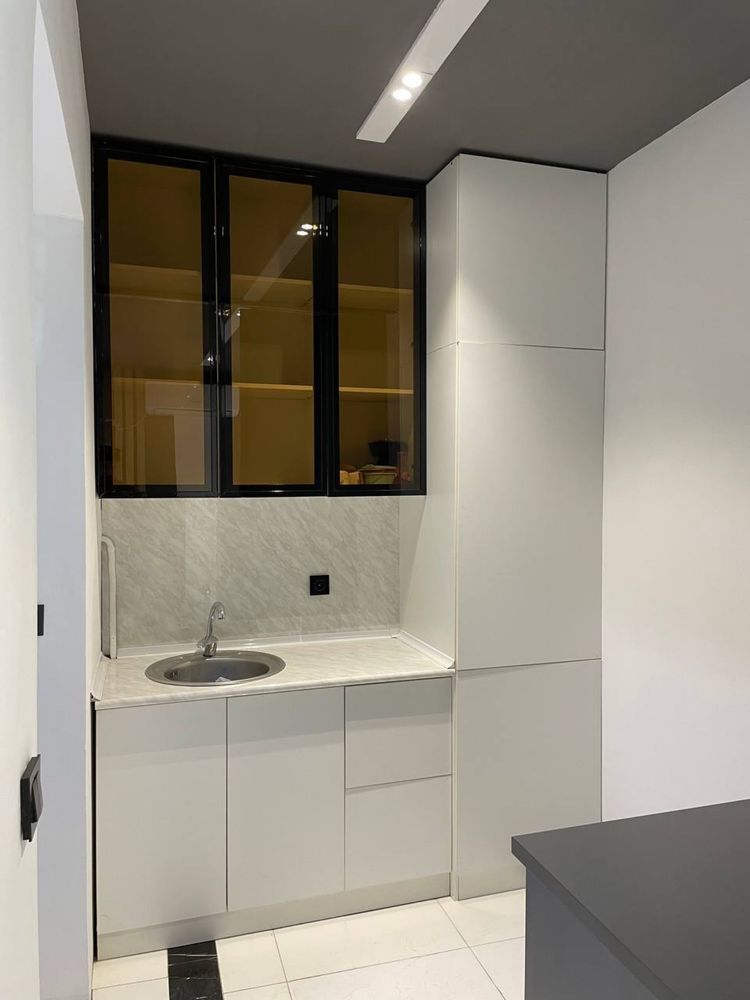 Аренда под:Магазин,Офис,Тур фирма Show-room Ор:ул.Бабур Ice city