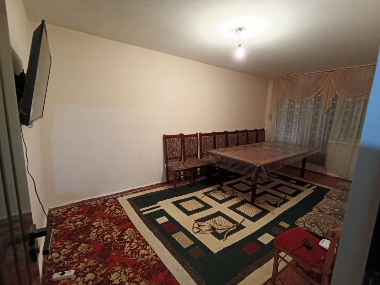 Аренда 2 ком квартира в 8 мкр 4 этаж