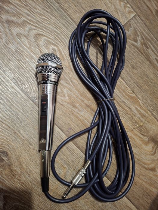 Микрофоны кабельные.