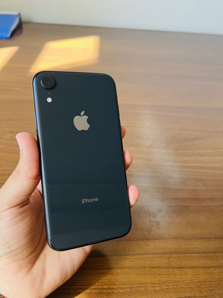 Iphone XR telefoni sotiladi