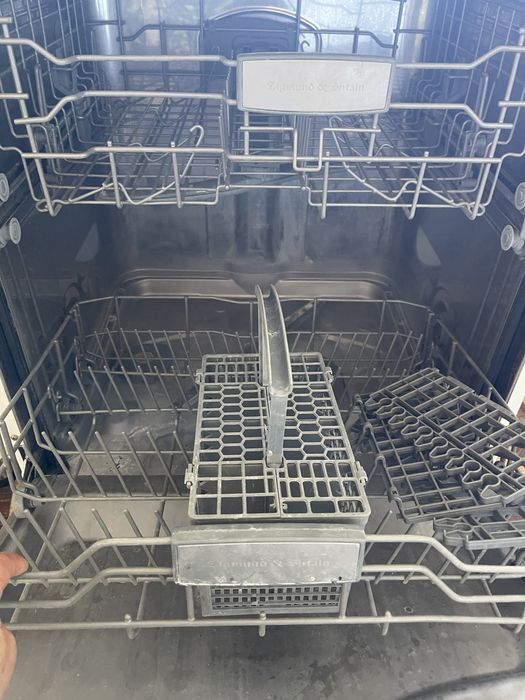 Продом посудомойшную машинку