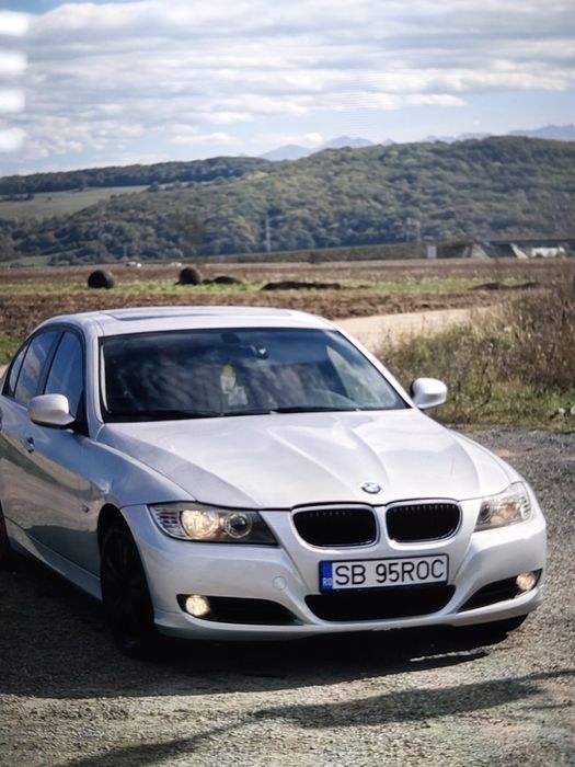 Vând sau schimb BMW an fabricație 2010