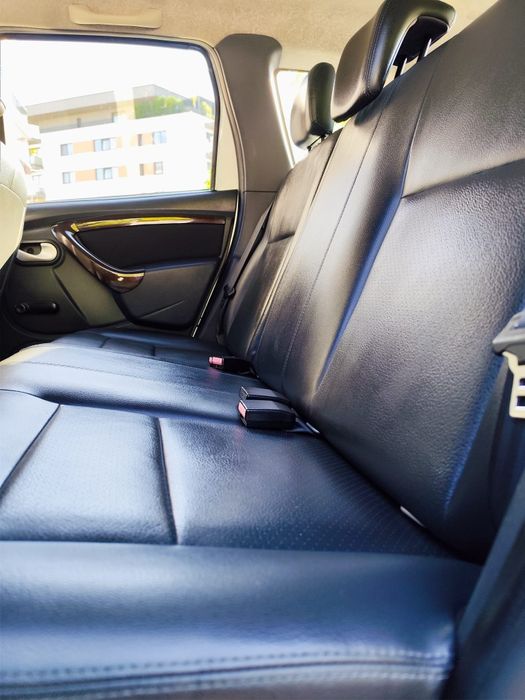 Vând mașina Dacia Duster Prestige