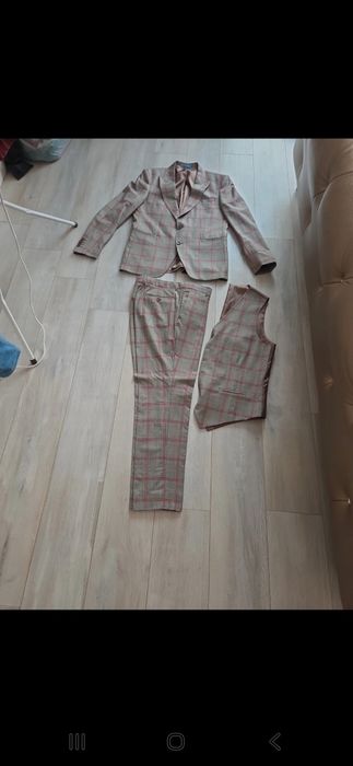 Costum barbati marimea 54