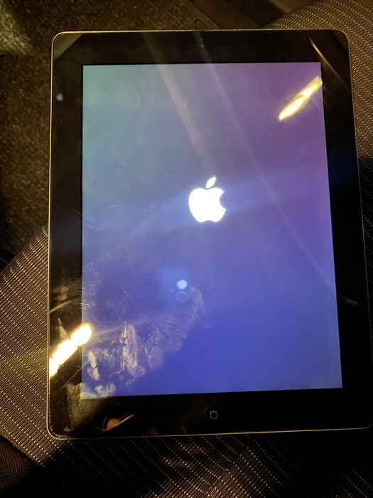 Vand tableta ipad .