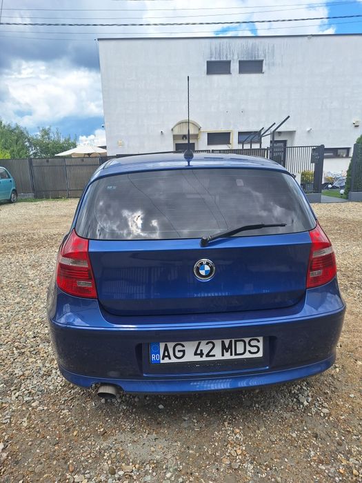BMW seria 1 model 118d an 2010