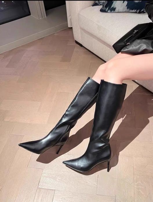 Сапоги на каблуке-шпильке