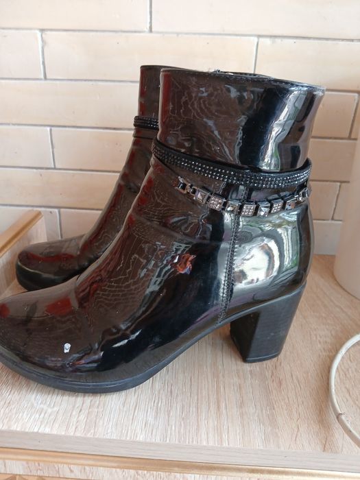 Женская обувь зимняя  размер 39