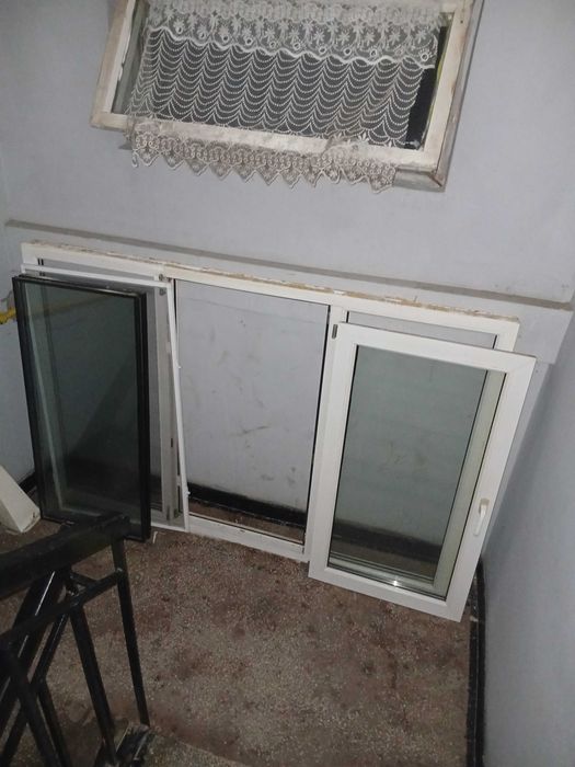 Vand termopan de balcon.