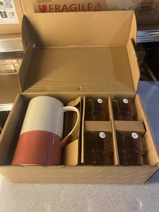 Комплект от кана и 4 бр. чаши