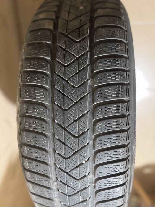 Зимни гуми PIRELLI Sottozero 3, 225/60 R18 100H