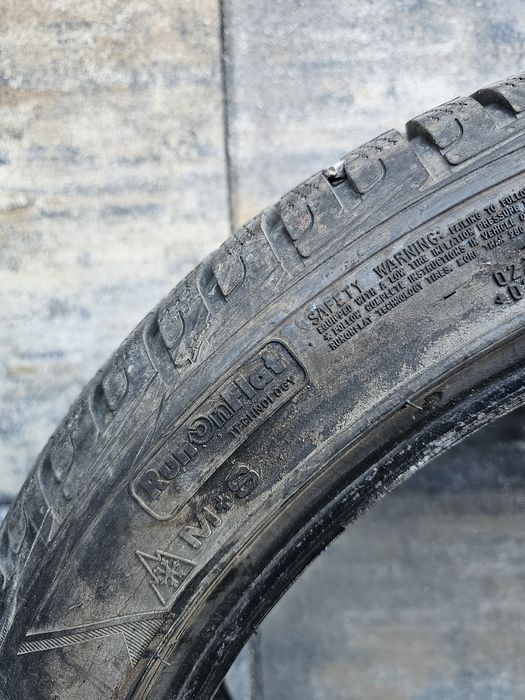 3 бр. зимни 225/45/18 Goodyear Ultragrip Performance Gen 1 Runflat
