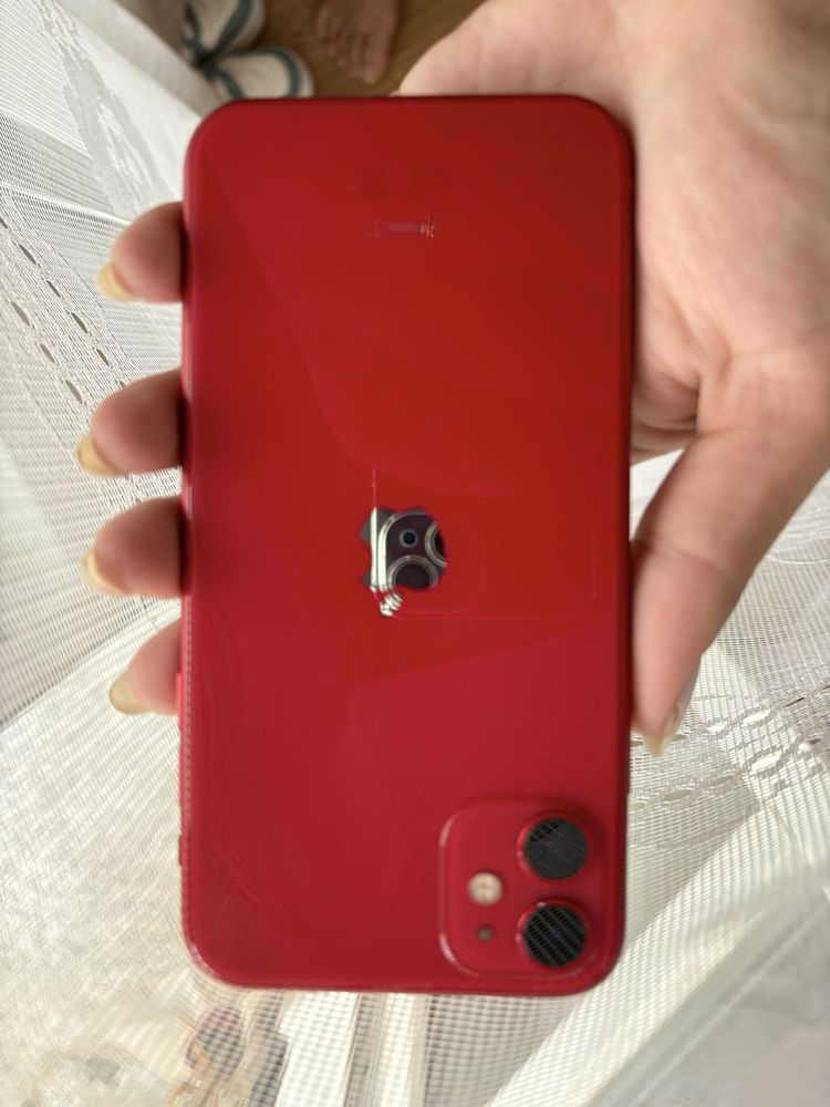 Iphone 11 81% живот на батерията! КАТО НОВ!