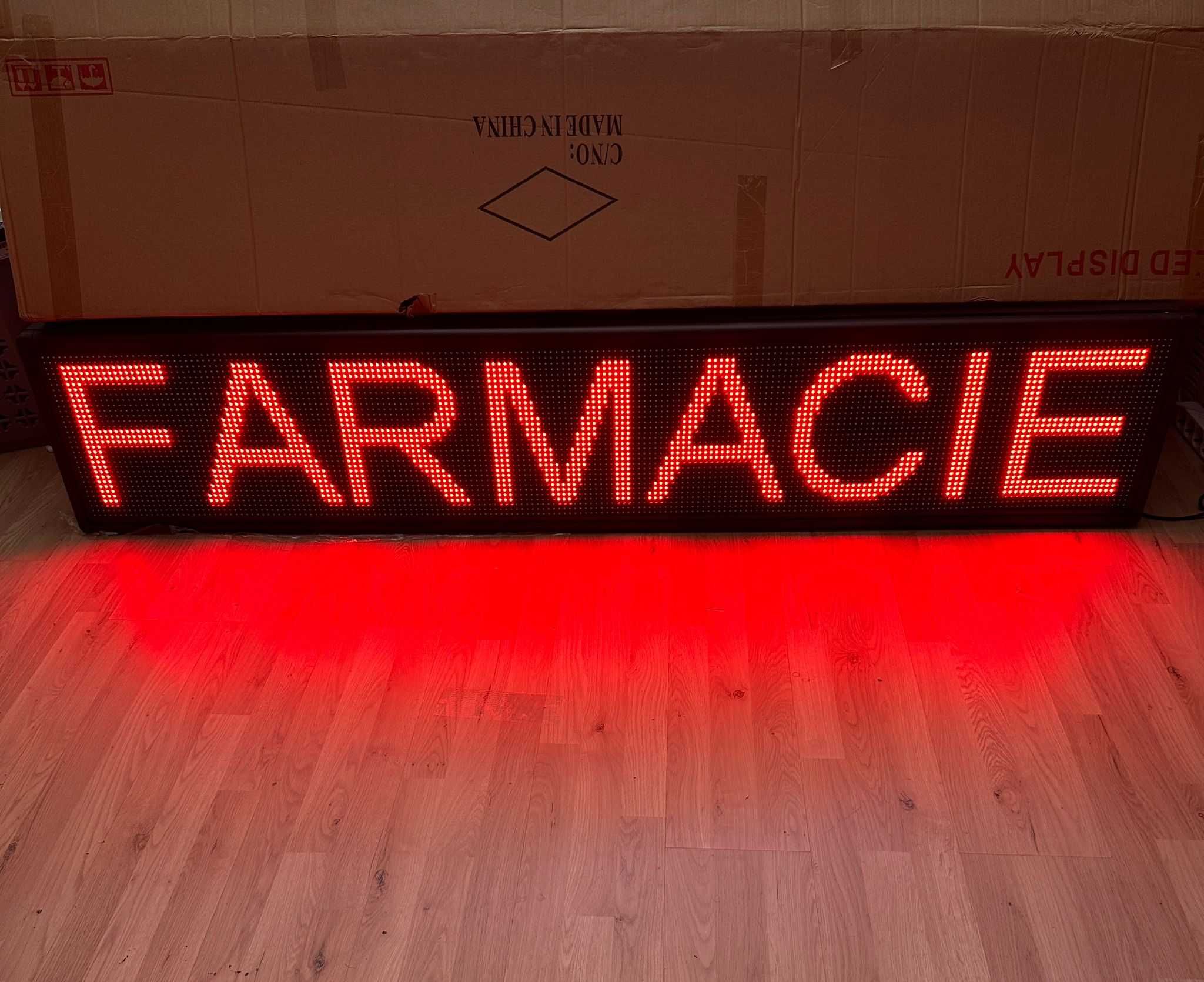 RECLAMA LUMINOASA LED -Pentru Spatii Comerciale / FARMACIE /Caseta Led