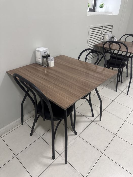 Продам столы б/у для кафе, столовой