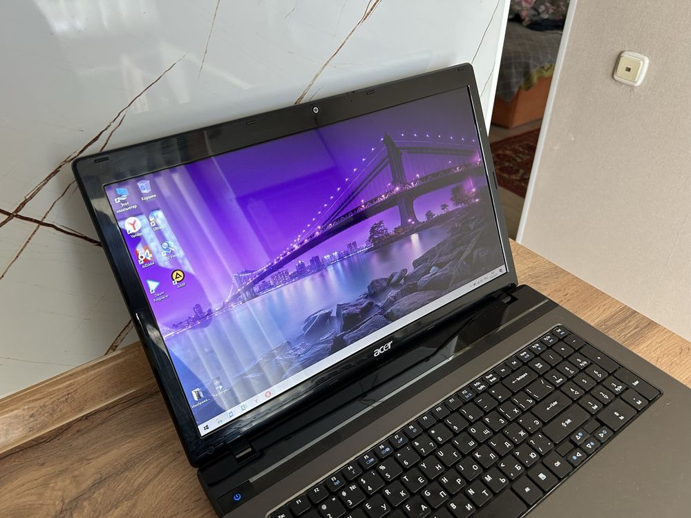 Ноутбук Acer, проц i3, ssd+hdd, большой 17,3 экран