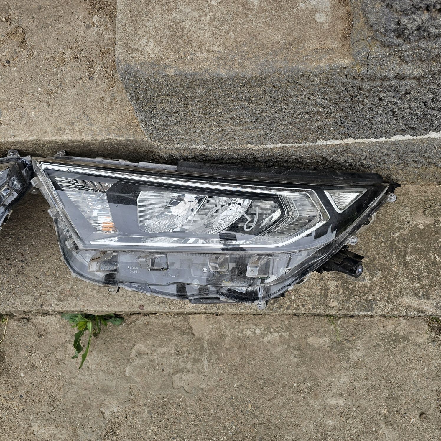 Фарове за TOYOTA Rav 4 V